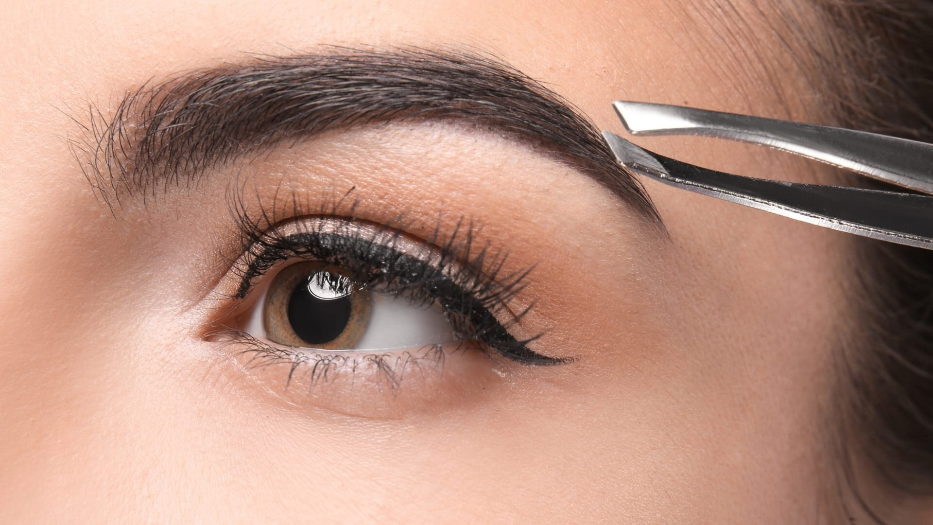 The Benefits of Professional Eyebrow Shaping