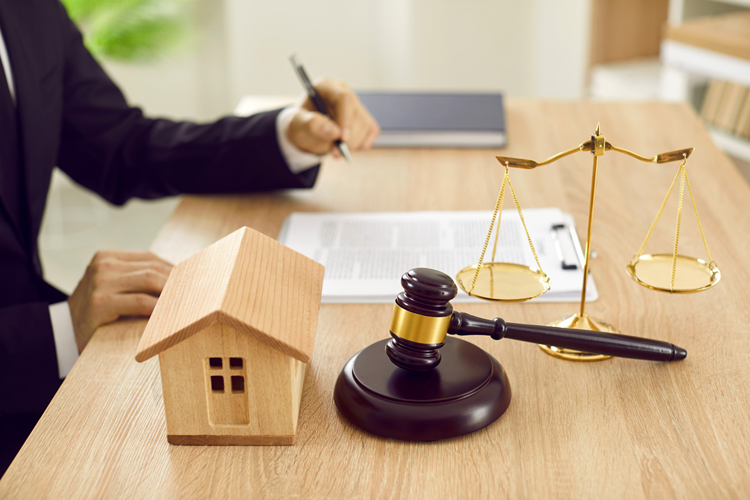 Why a Conveyancer Melbourne is Key to Smooth Property Sales?